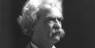 Photograph of Mark Twain.