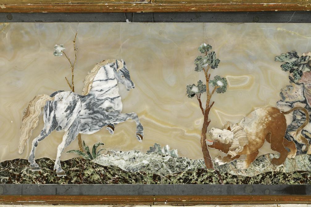 Pietra-Dura-Tafel mit Pferd im Florentiner Kabinett von Schloss Favorite
