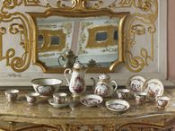 Rastatt Favorite Palace, porcelain in the hall of mirrors; photo: Staatliche Schlösser und Gärten Baden-Württemberg, Martine Beck-Coppola