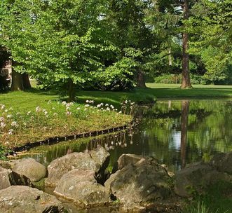 Château de la Favorite de Rastatt, ruisseau avec cascade 